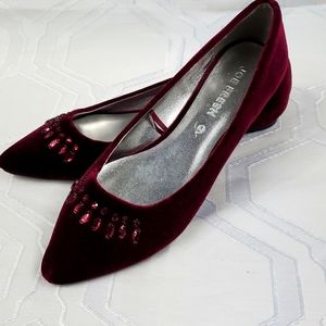 Joe Fresh size 6 merlot pointed ballet flats